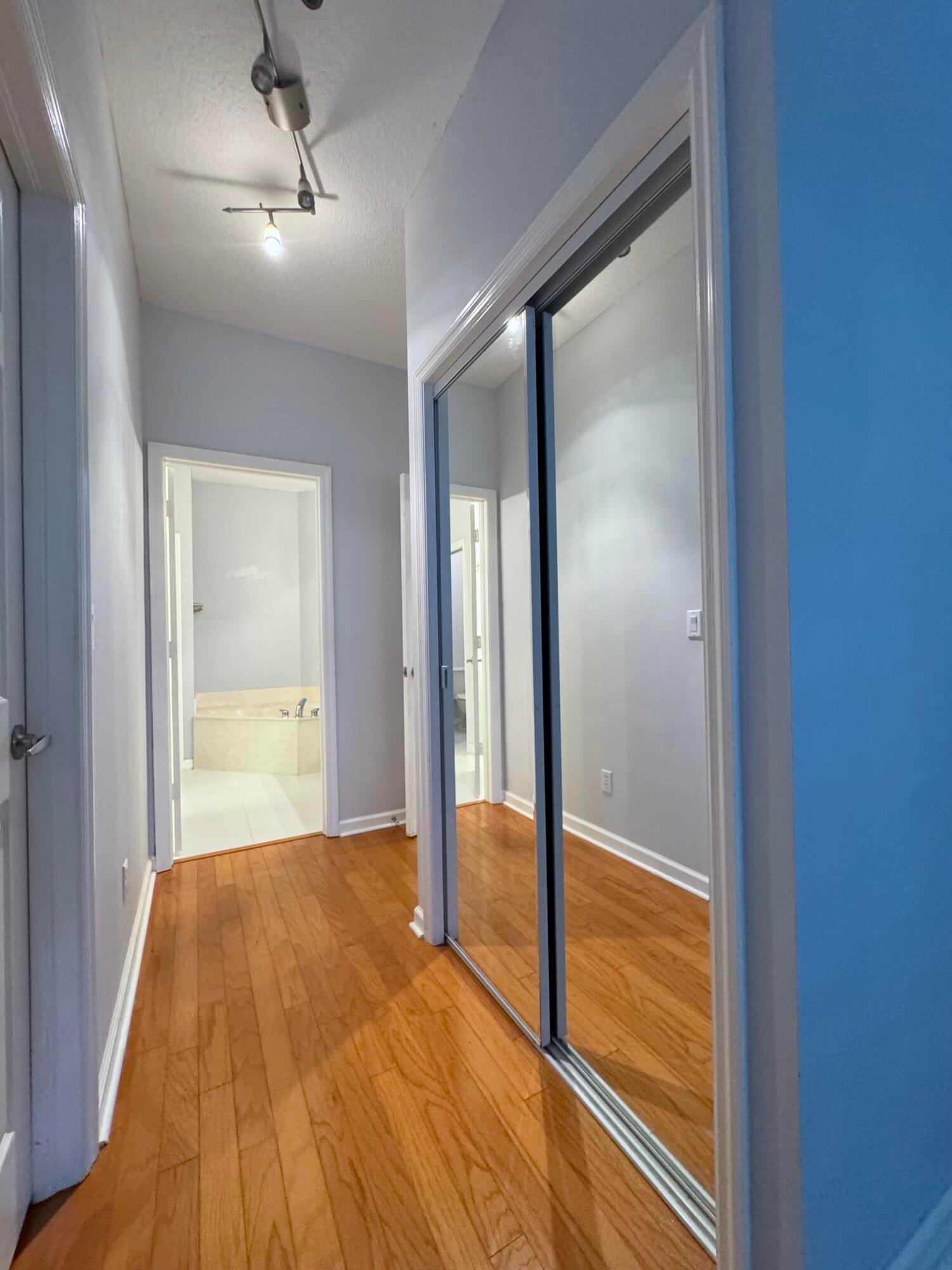 Residence photo 16