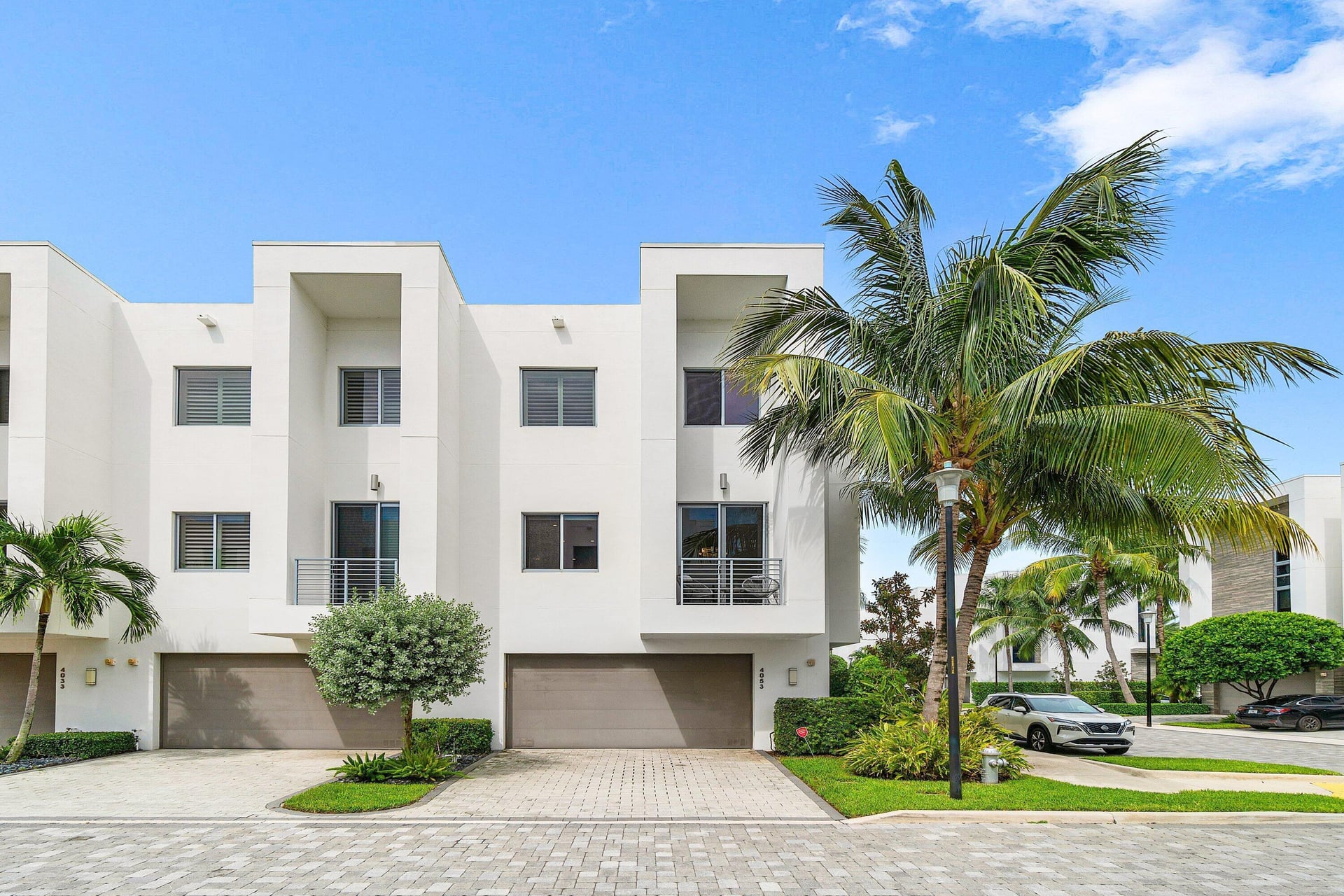 Moderne Boca Residence