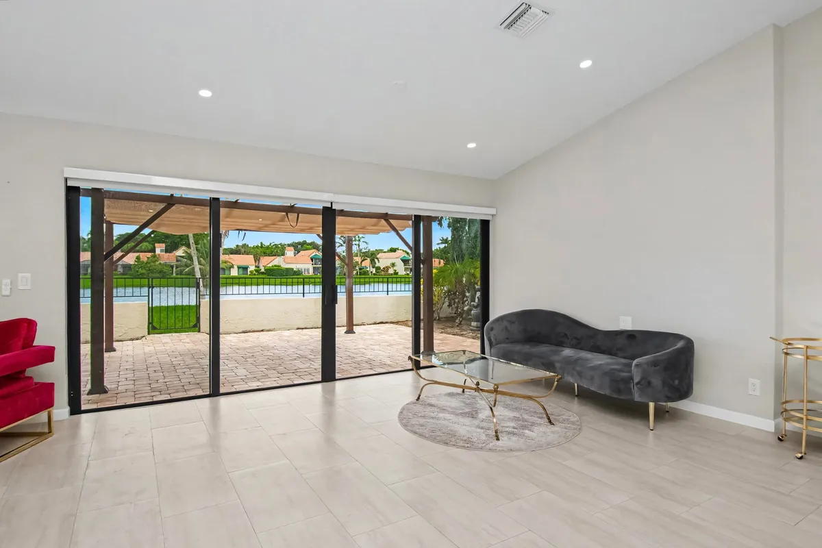 Residence photo 19