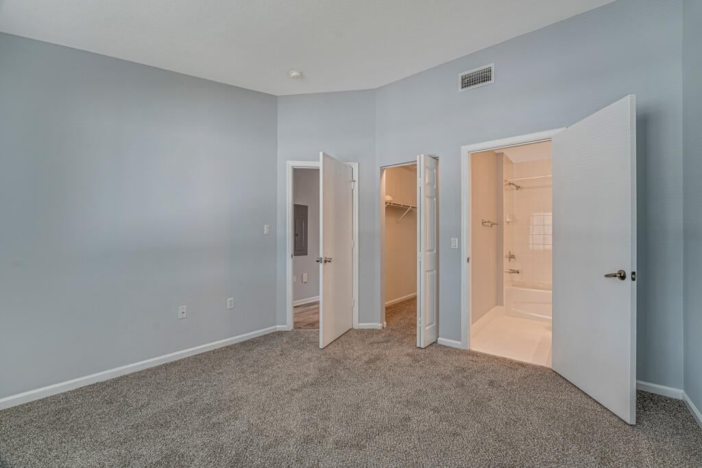 Unit 204 photo 4