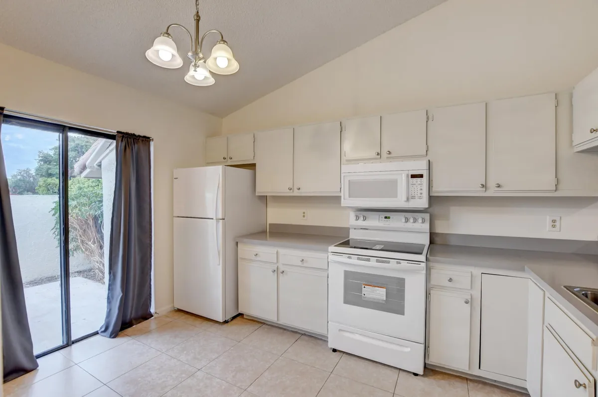 Residence photo 4