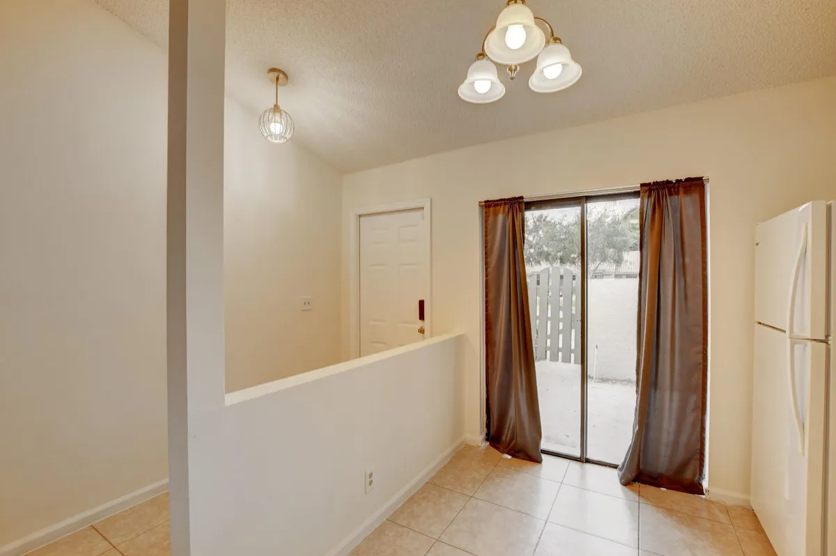 Residence photo 10