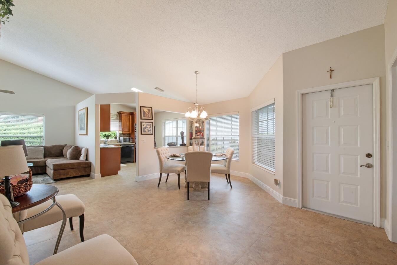 Residence photo 4