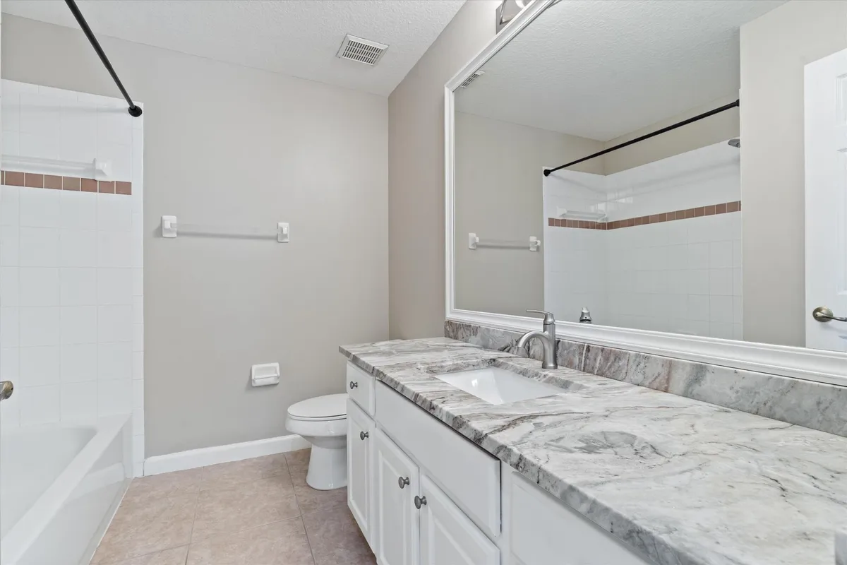 Residence photo 19