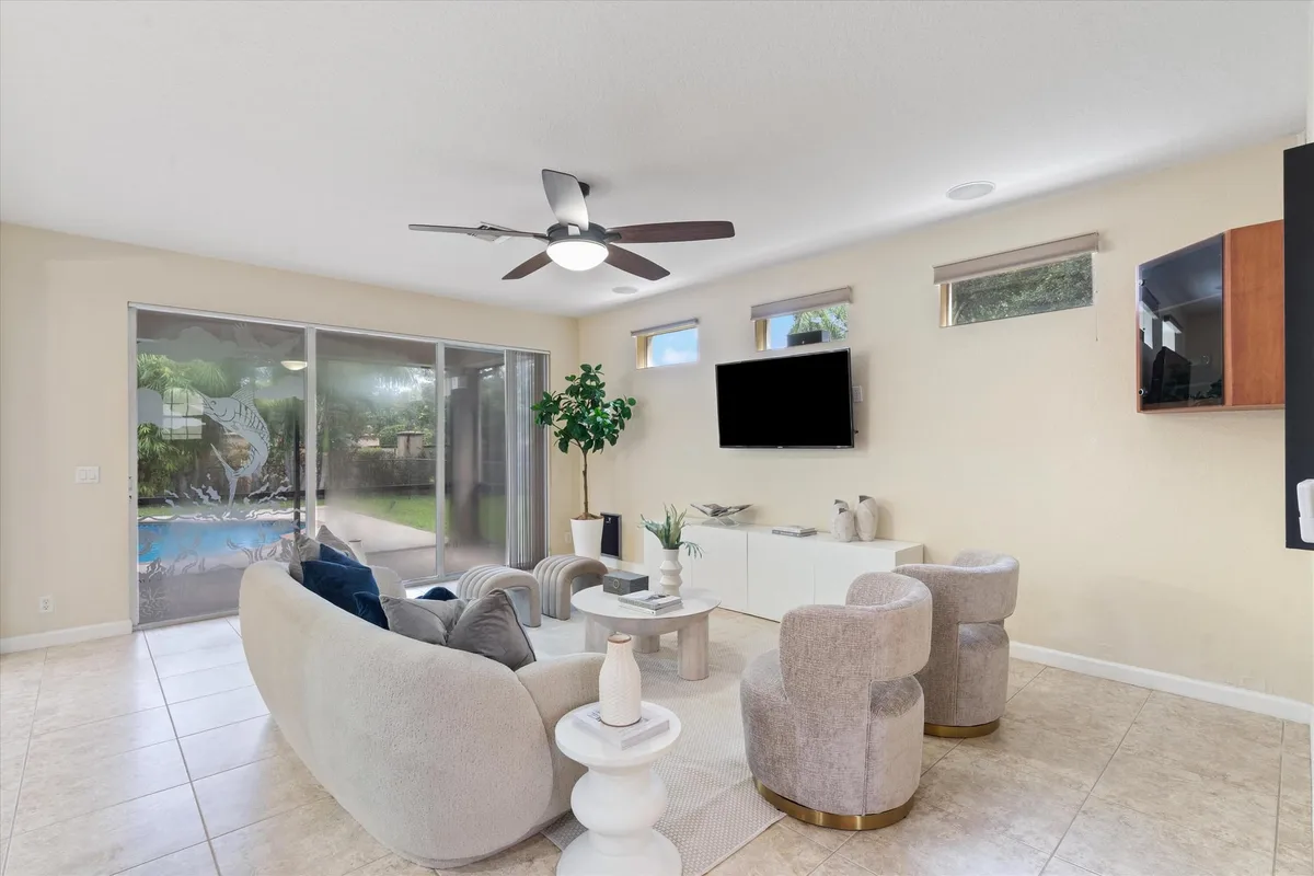 Residence photo 28