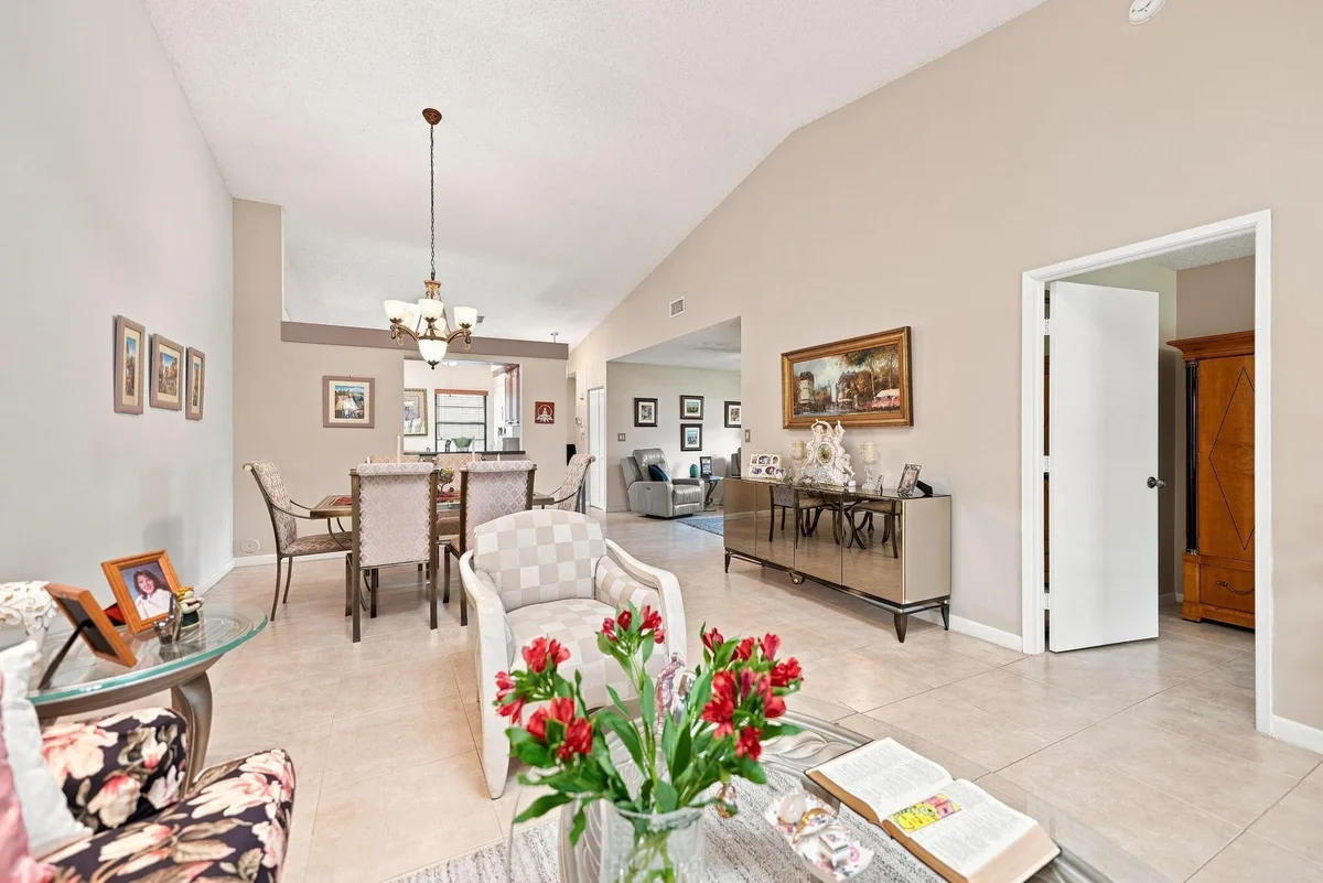  Residence photo 10