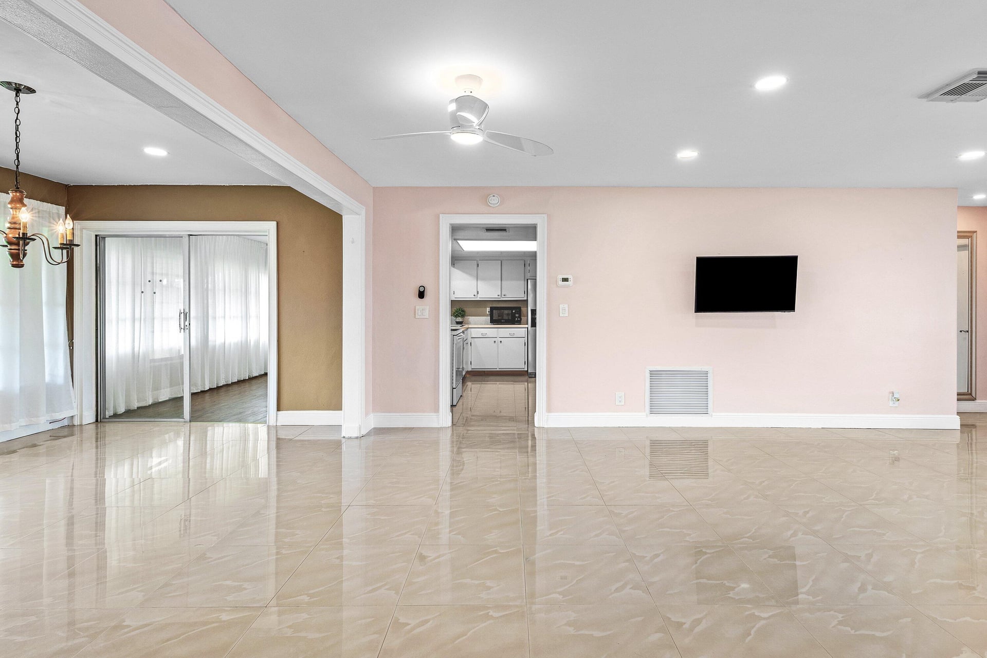Residence photo 16