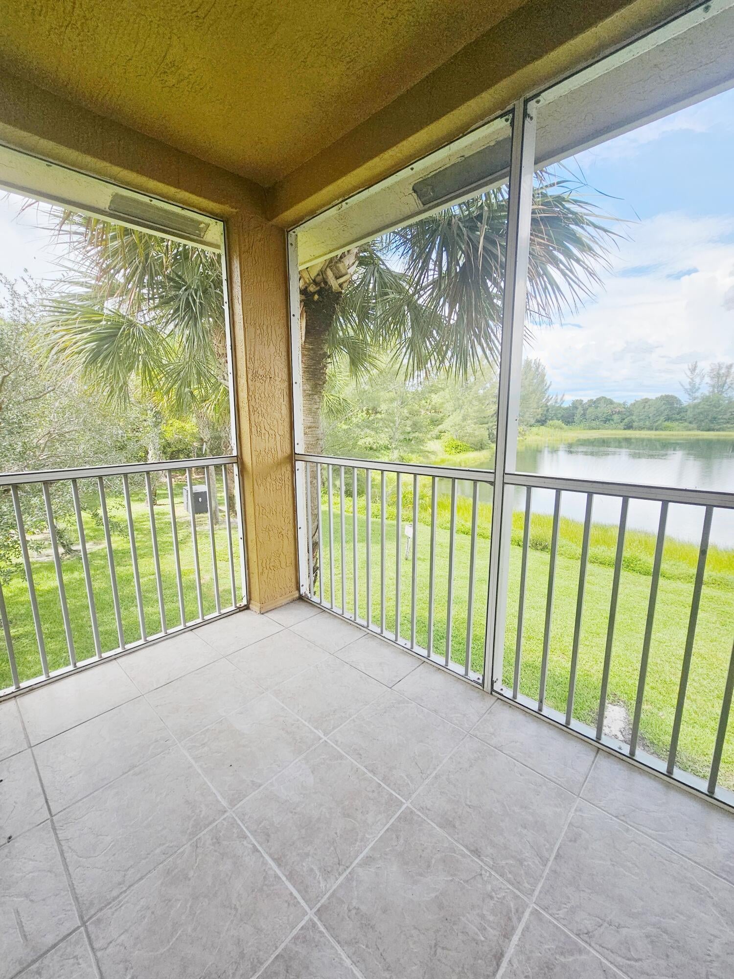 Unit 621 photo 19