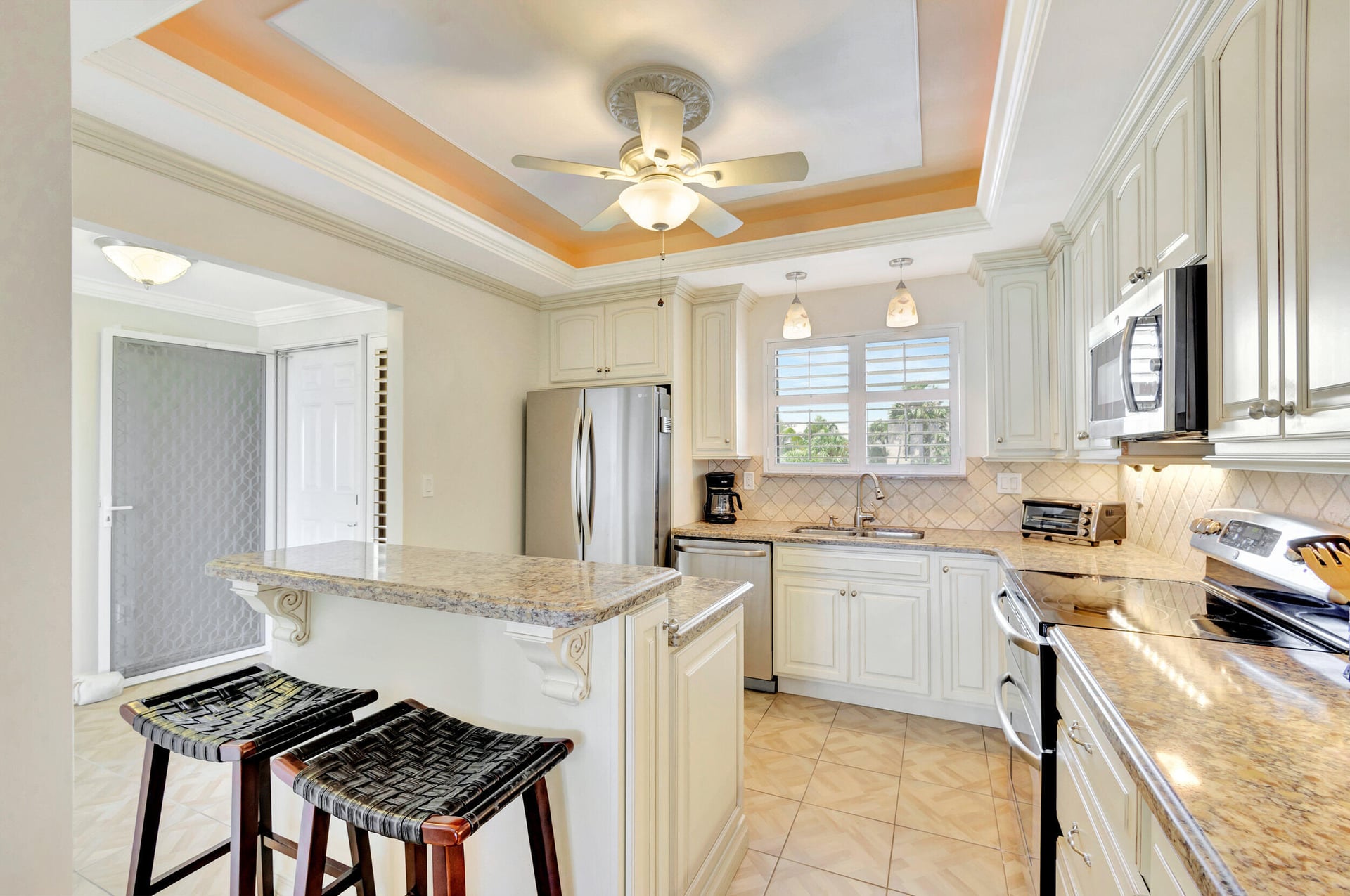 Unit 203 photo 22