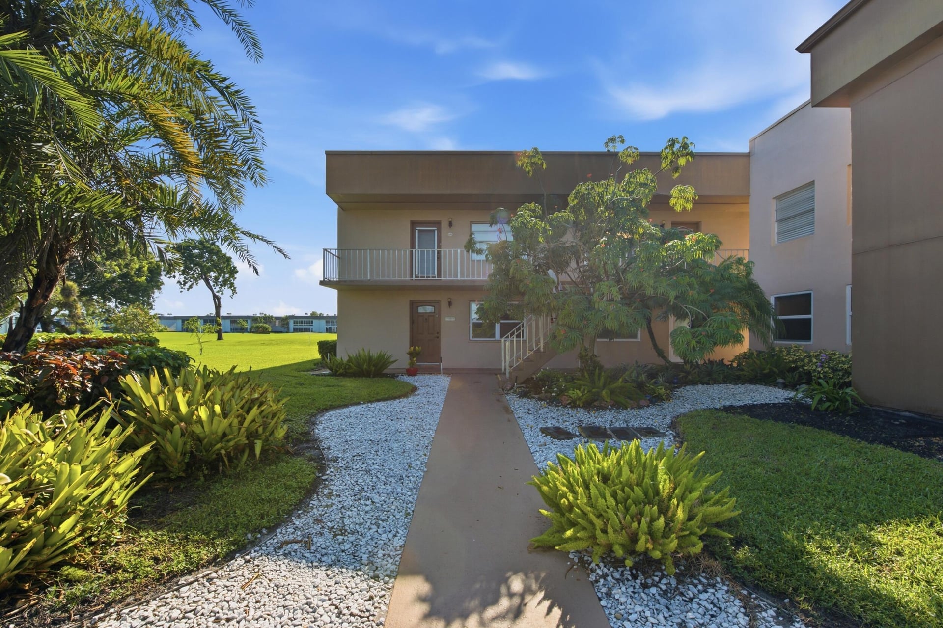 Residence photo 4