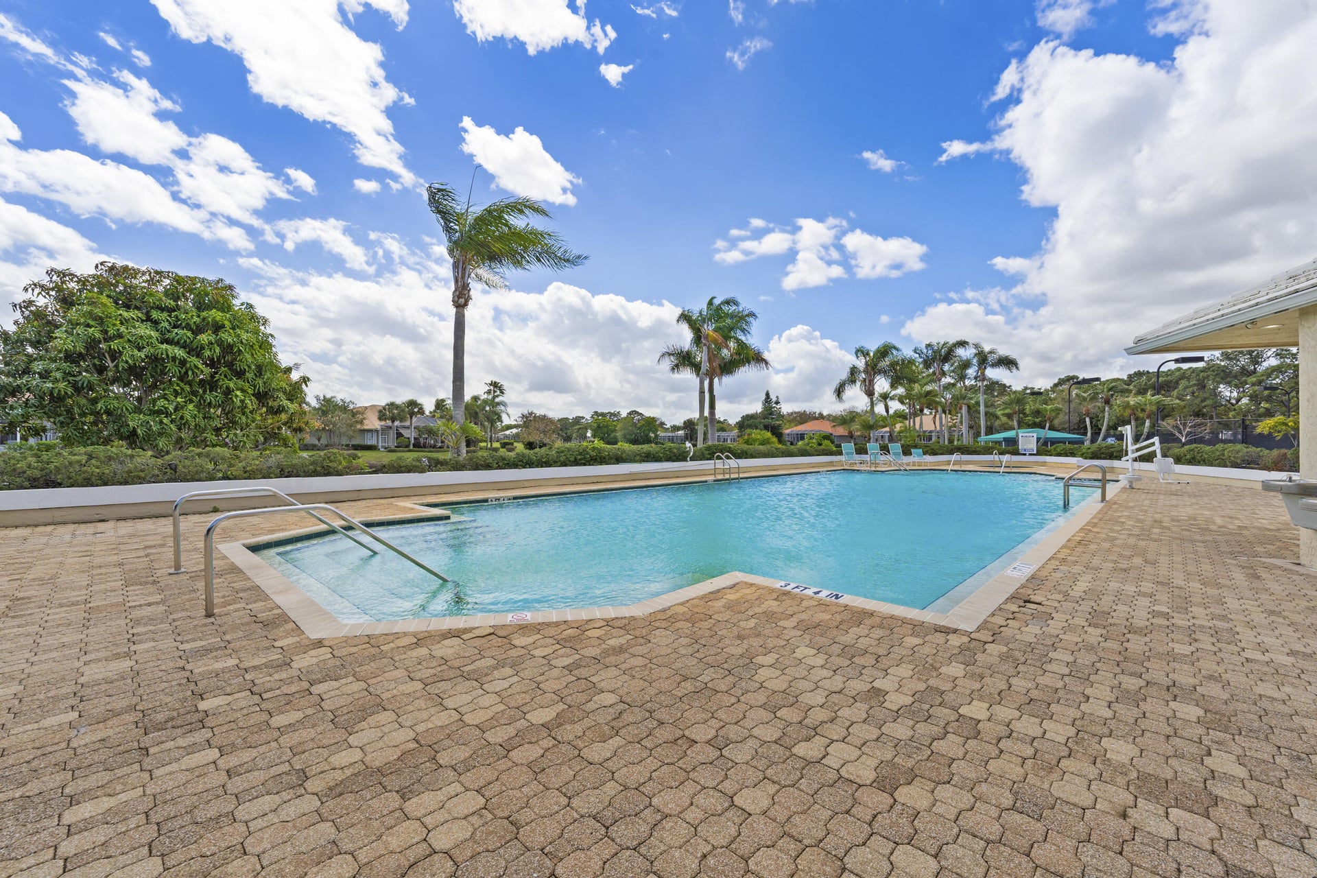 Monarch Country Club Residence photo 37