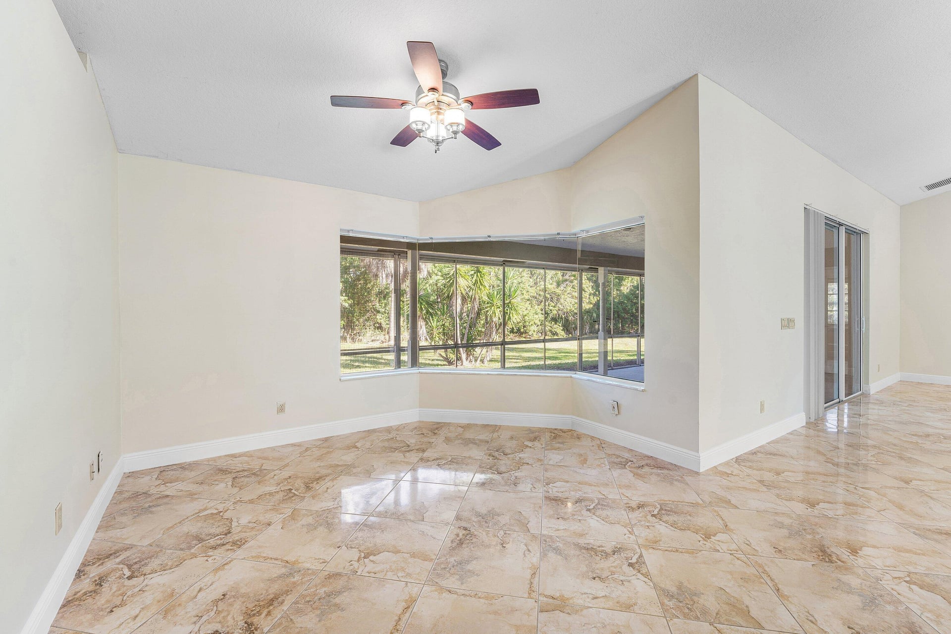 Residence photo 13