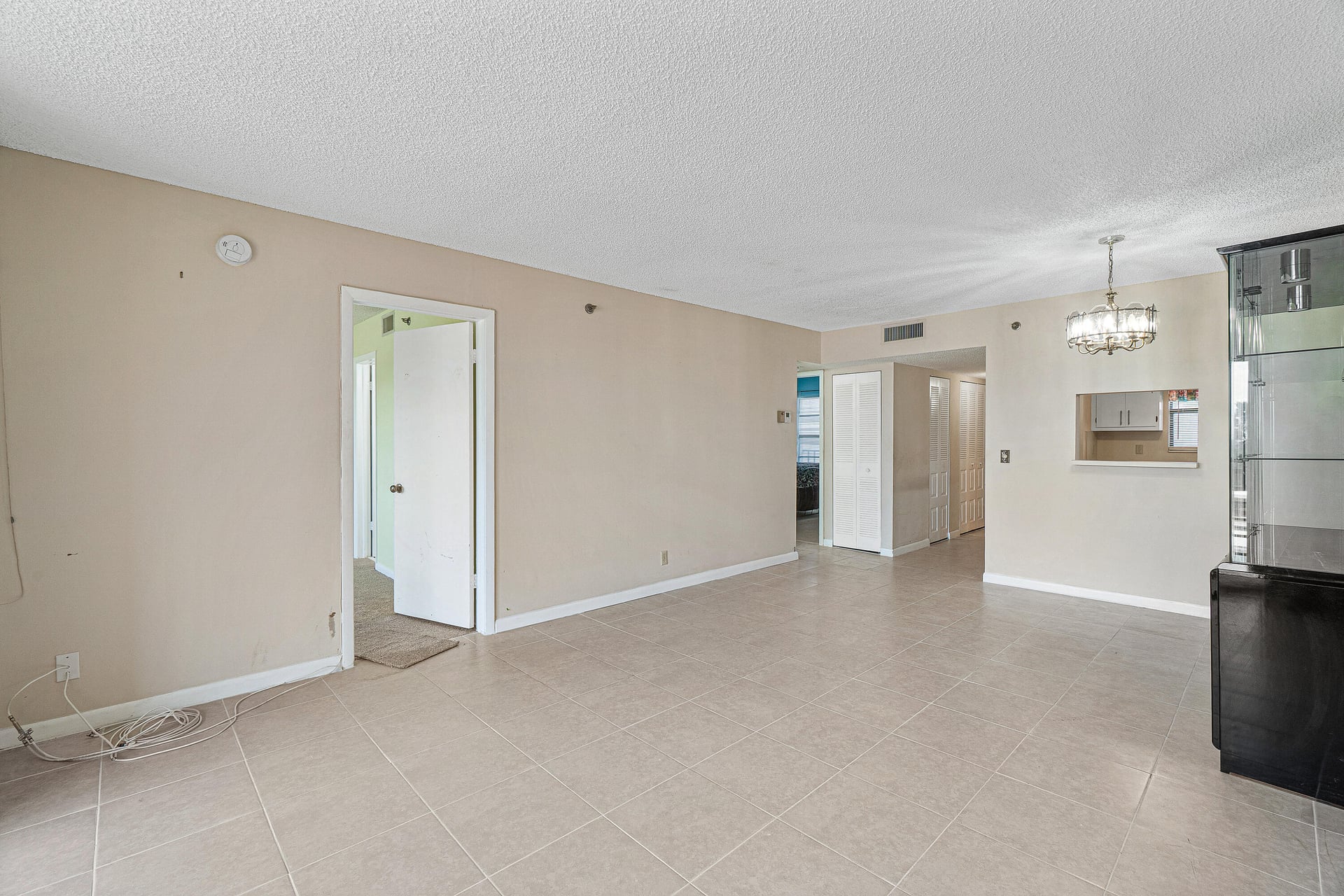 Unit 303 photo 10