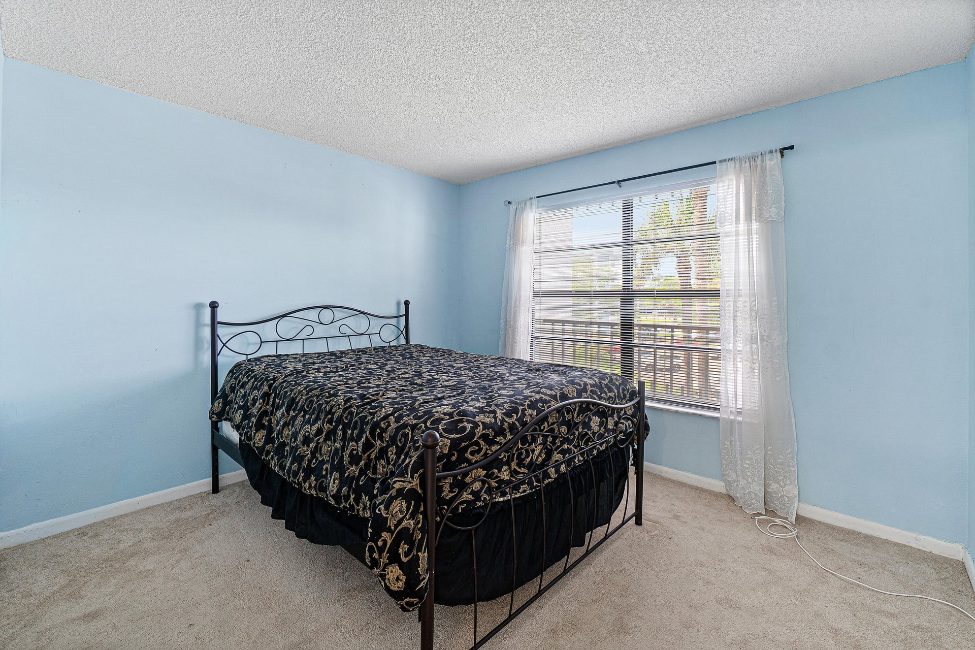 Unit 303 photo 16