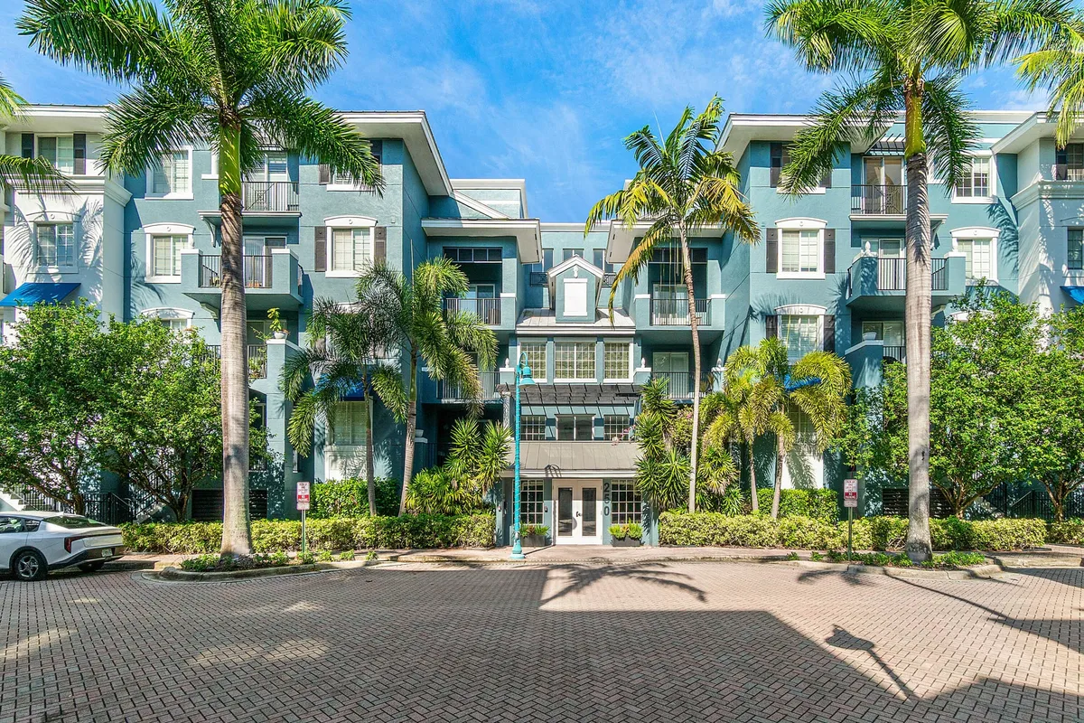 Pineapple Grove Village Condominiums Unit 315