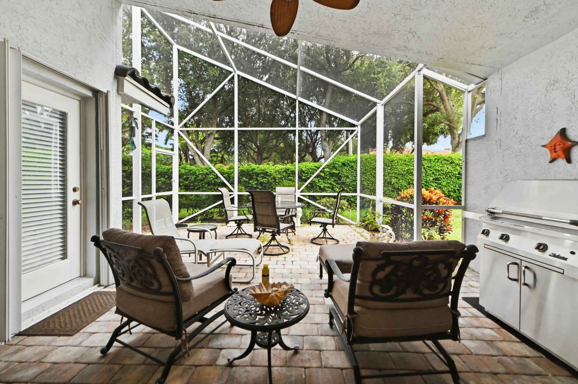 Residence photo 22