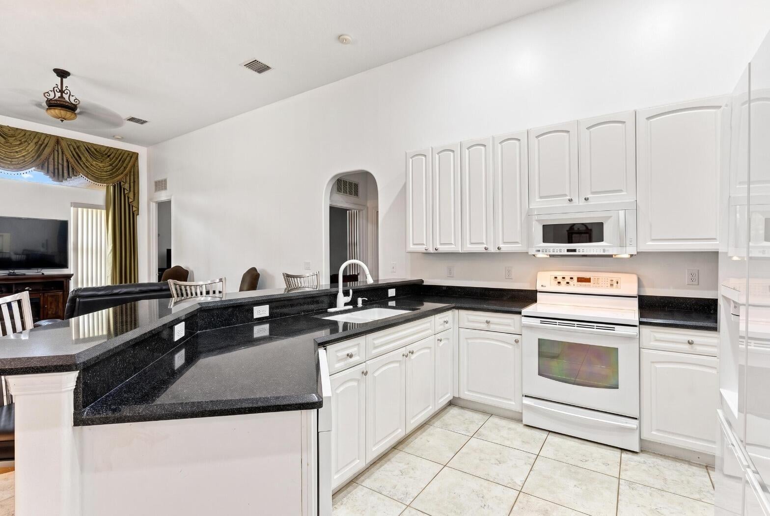  Residence photo 25
