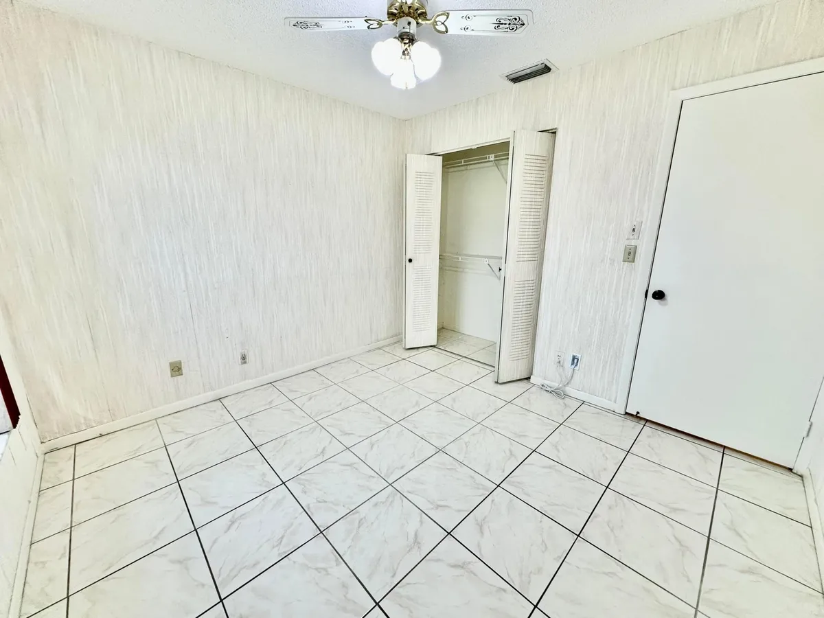 Residence photo 19