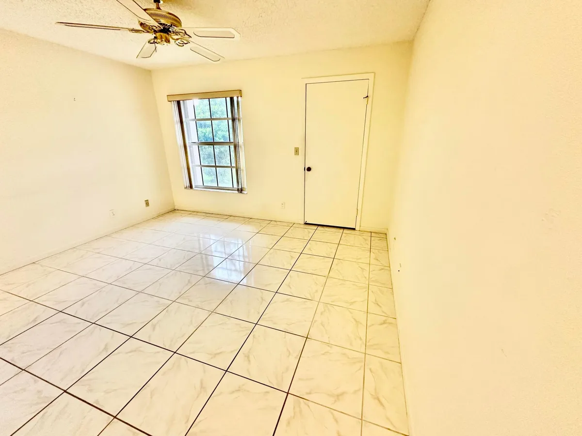 Residence photo 22