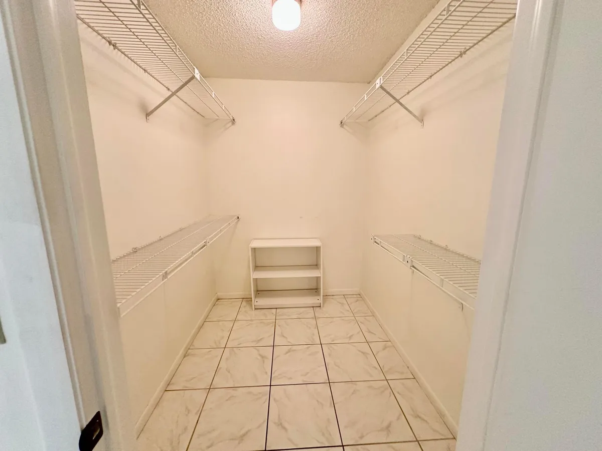 Residence photo 28