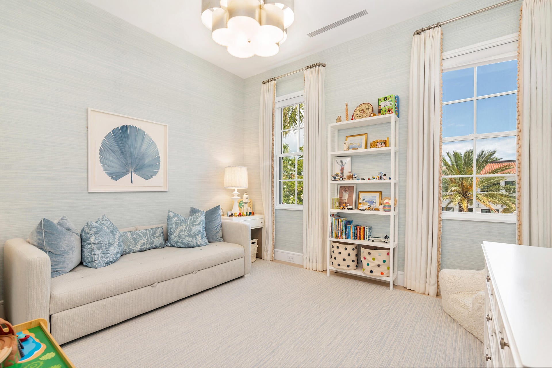 In-Town Palm Beach Residence photo 25