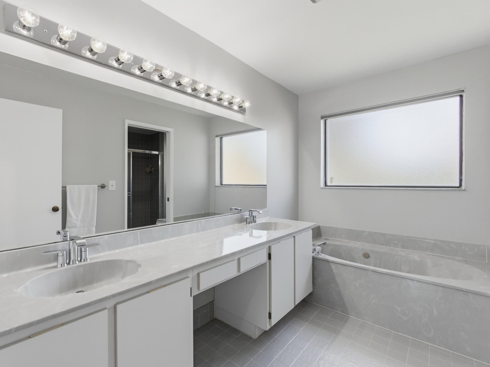 Residence photo 67