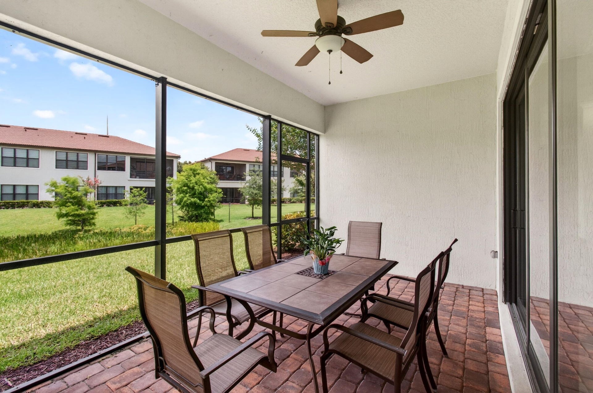 Residence photo 43
