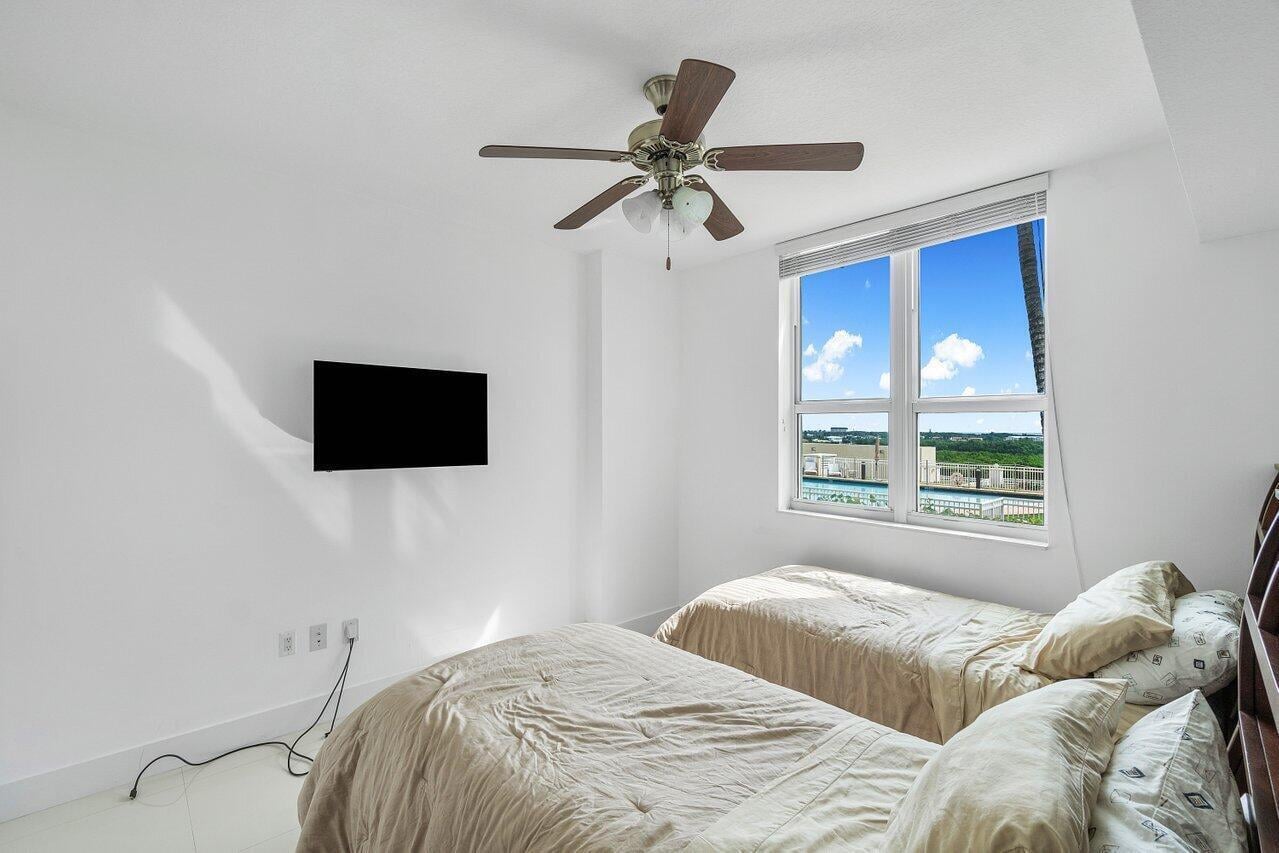 Unit Apt 606 photo 25