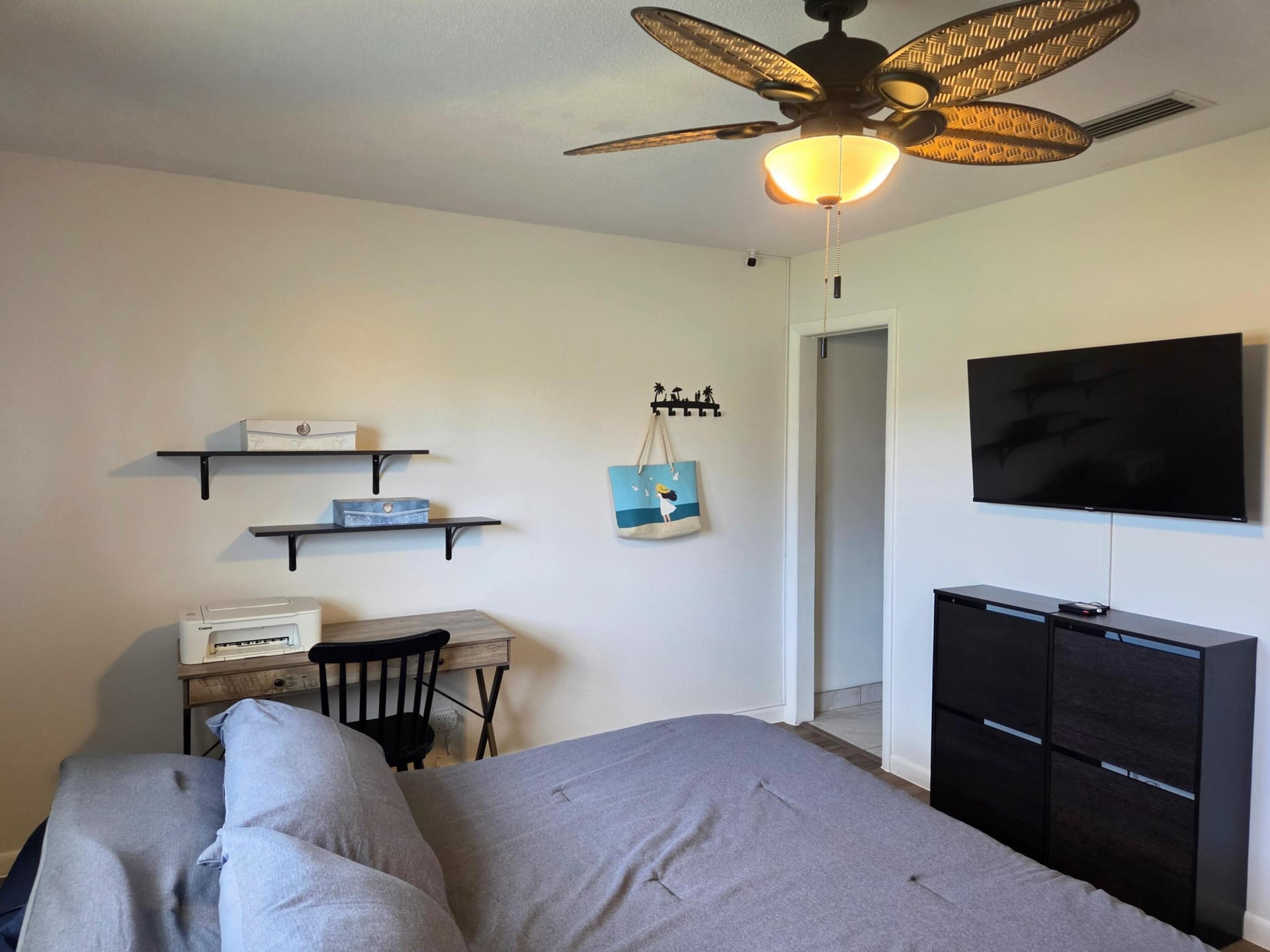 Unit C photo 19