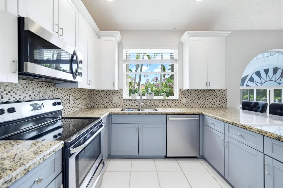 Boca Isles Residence photo 16