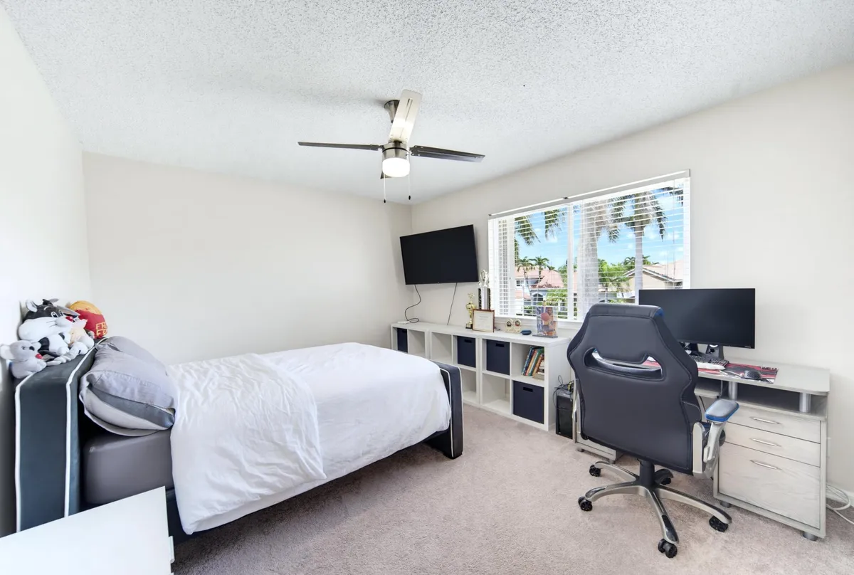Boca Isles Residence photo 37