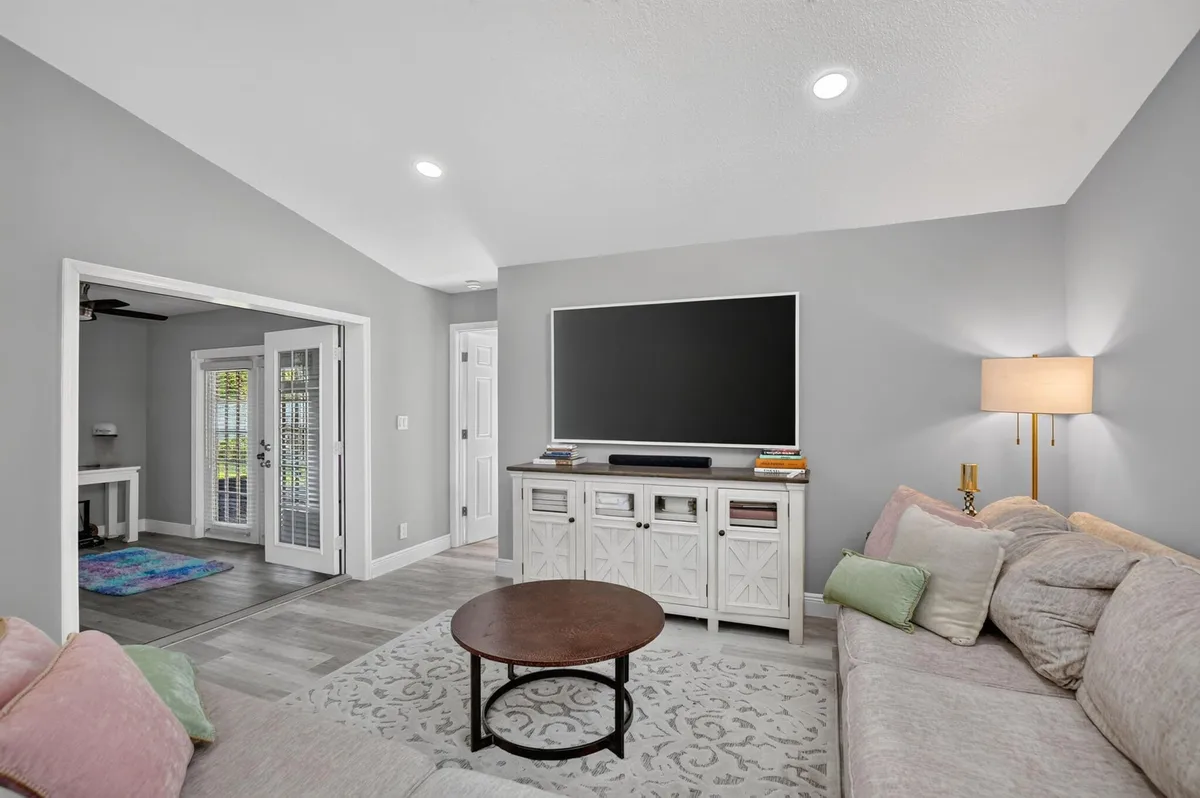 Residence photo 19