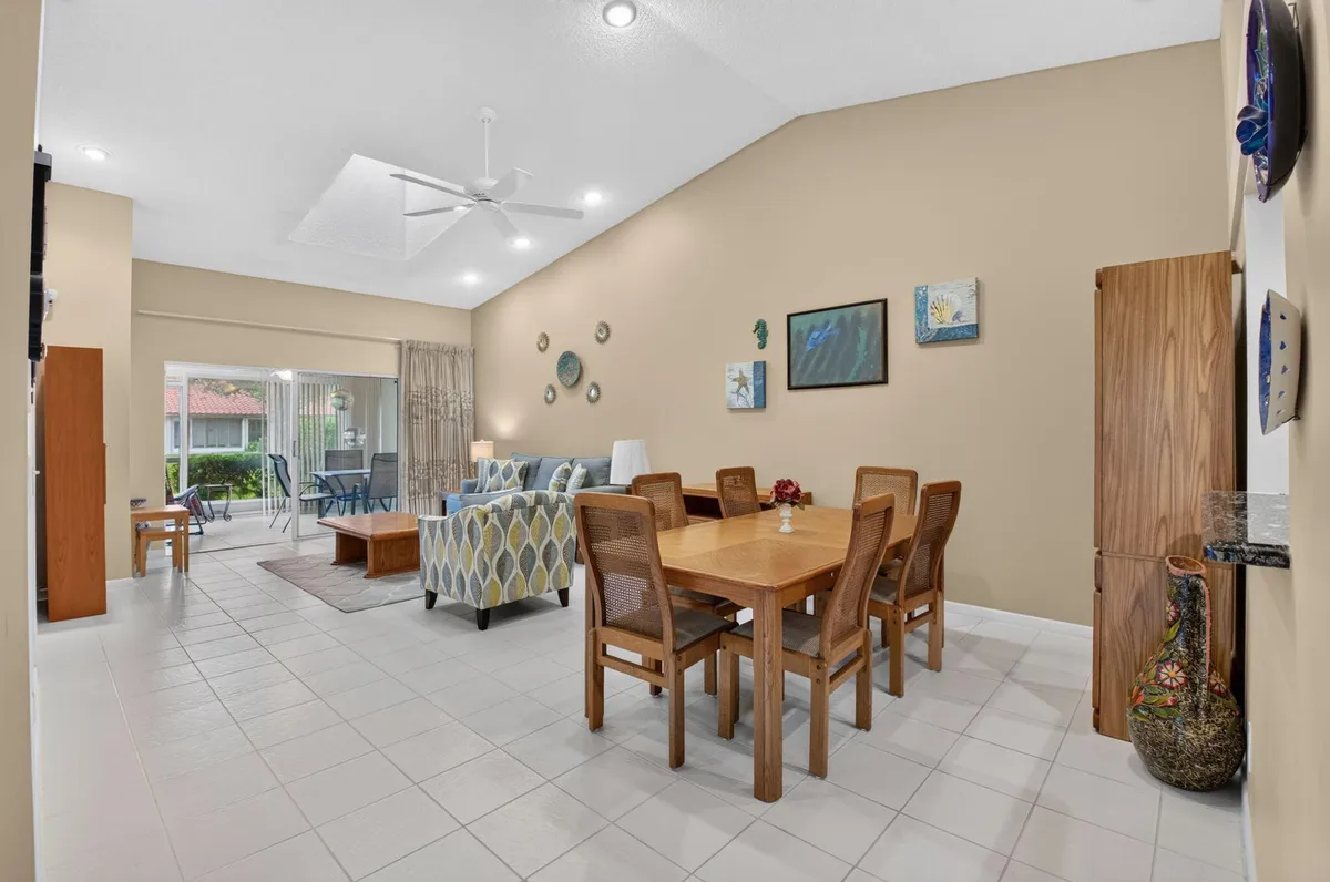  Residence photo 7