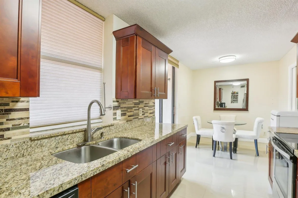 Unit 202 photo 10