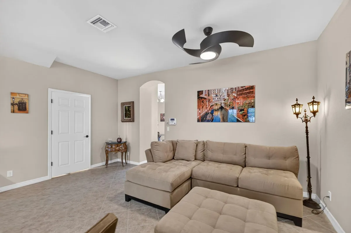 Canterbury Place Residence photo 13