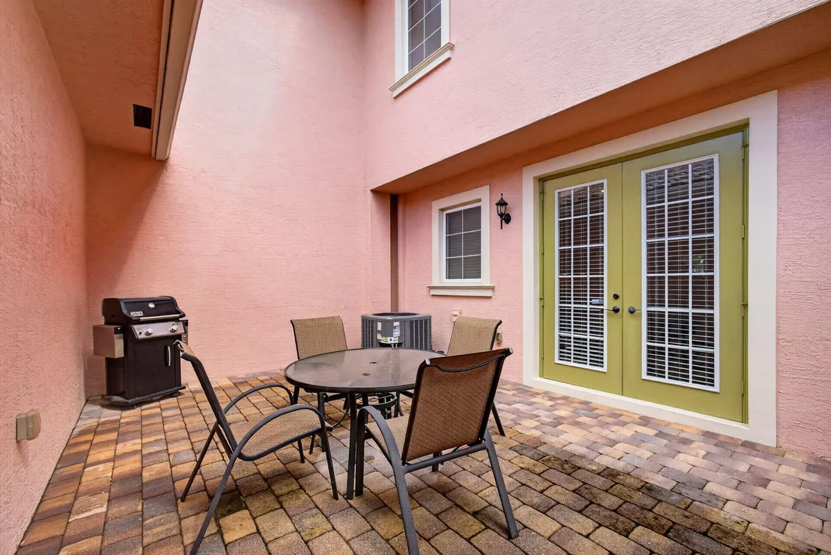 Canterbury Place Residence photo 46