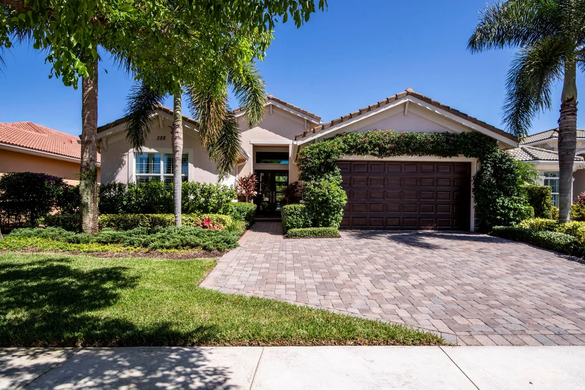 Jupiter Country Club Residence