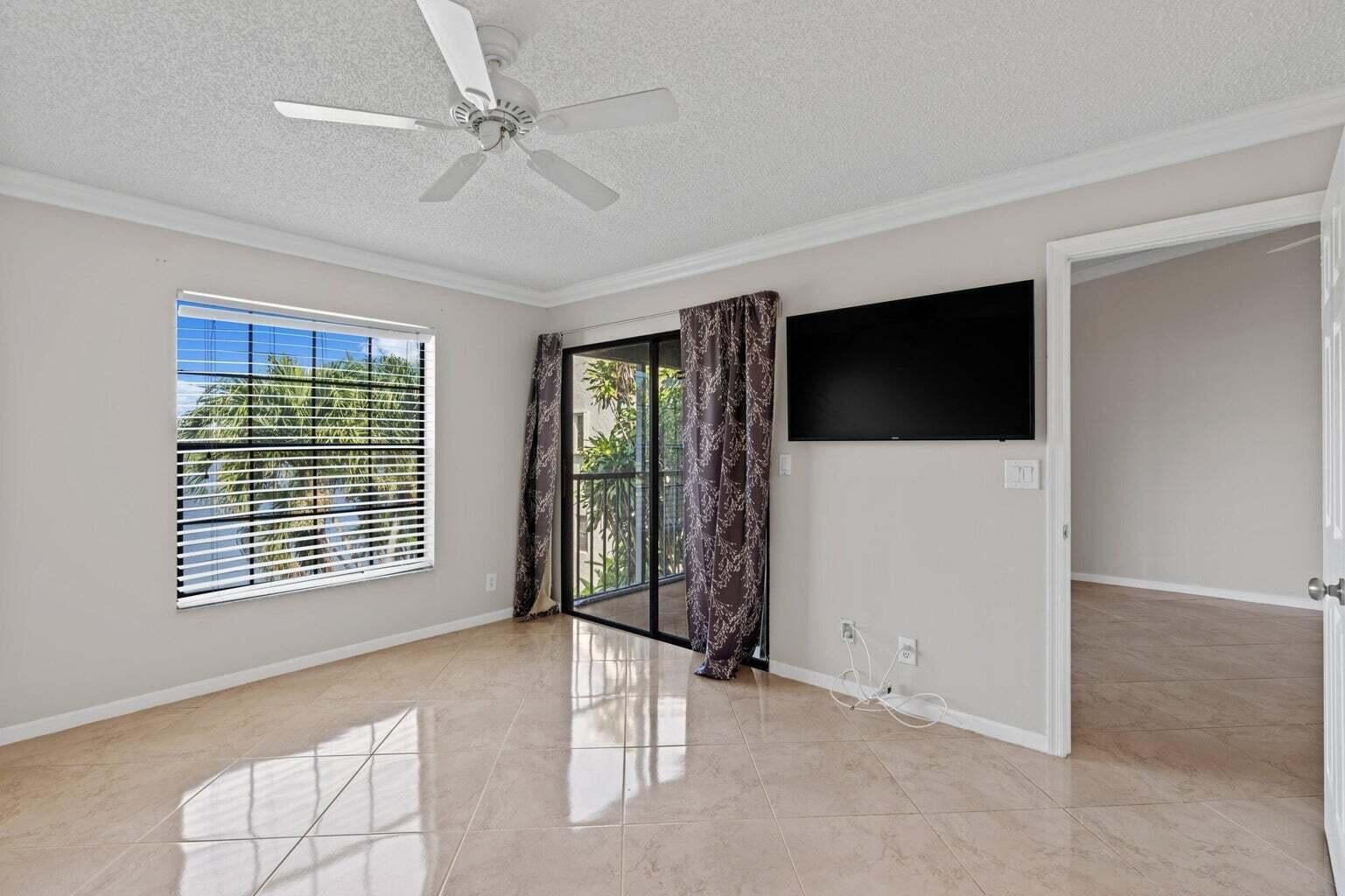 Unit 210 photo 7