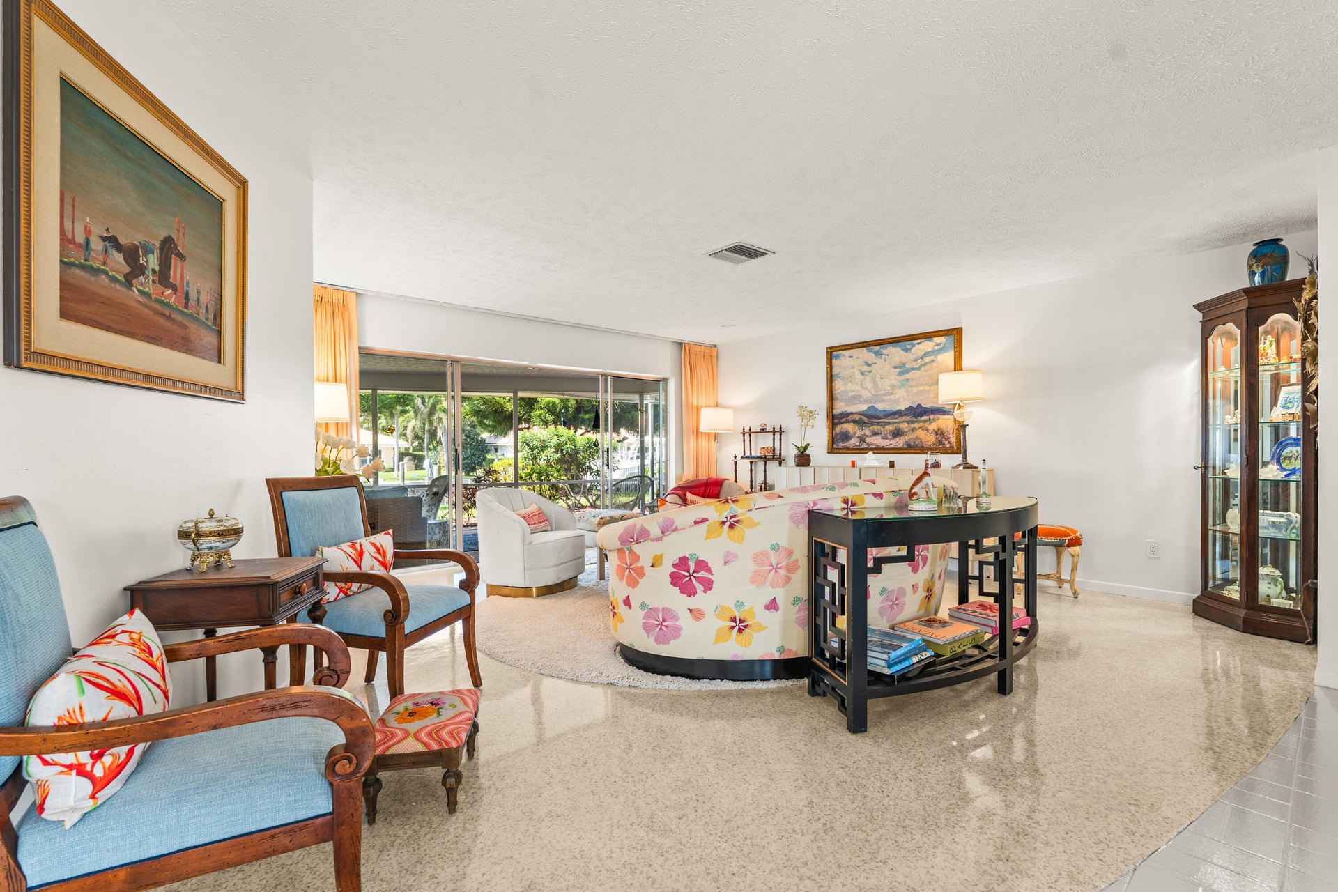 Residence photo 25