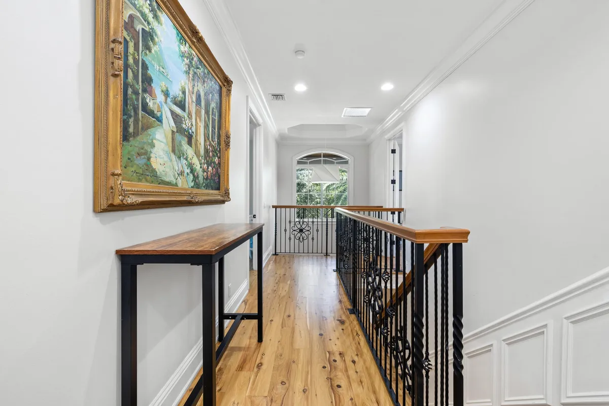 Residence photo 34