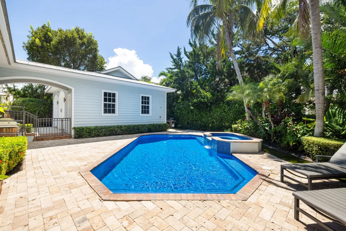 Residence photo 61
