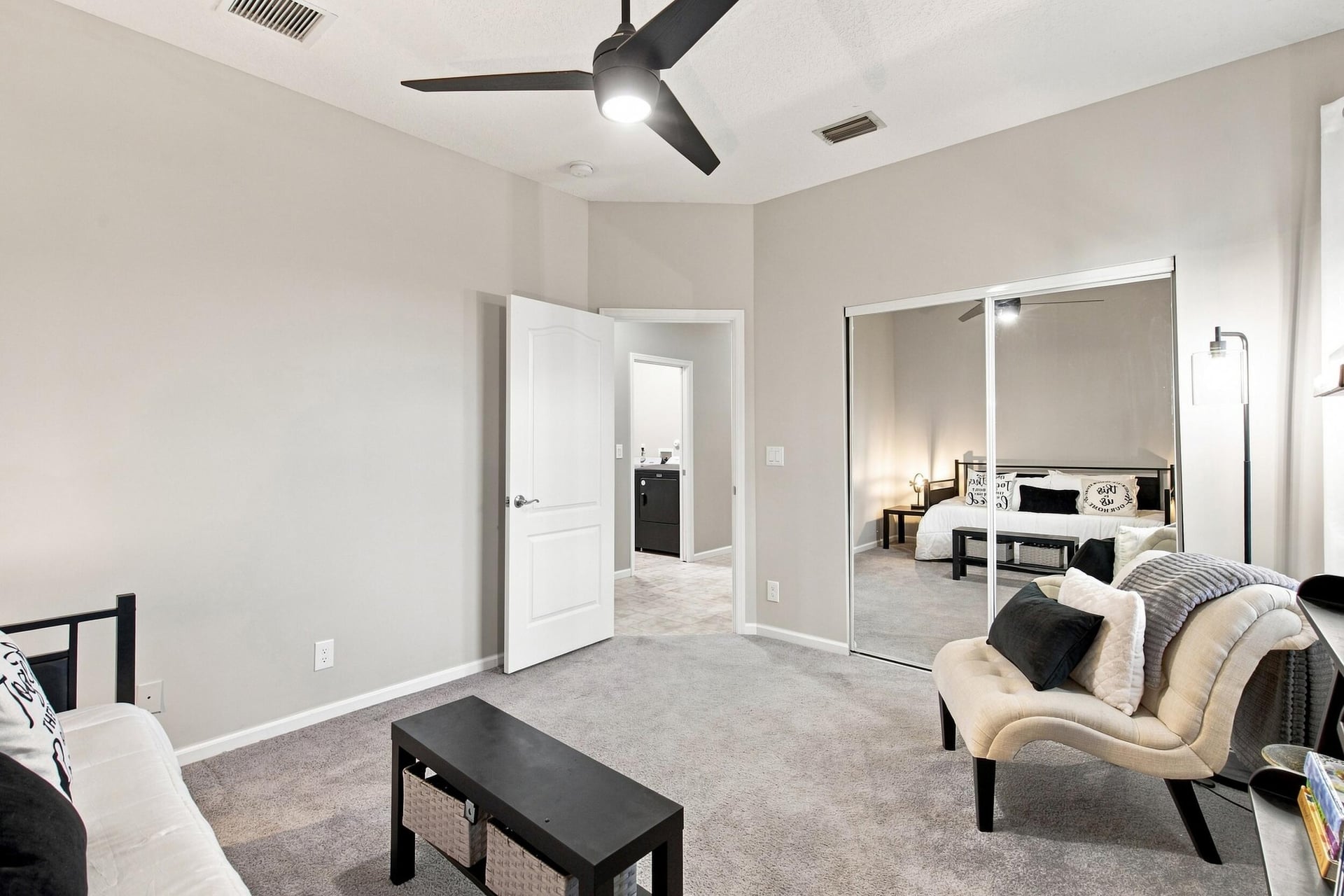  Residence photo 70