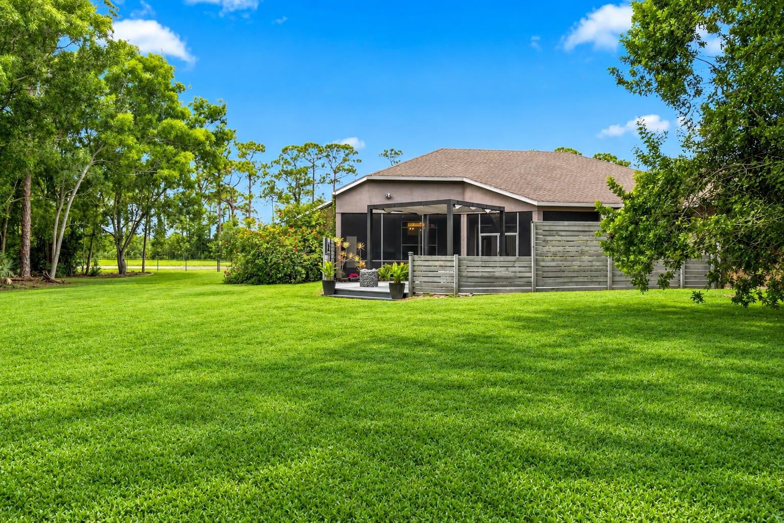  Residence photo 82