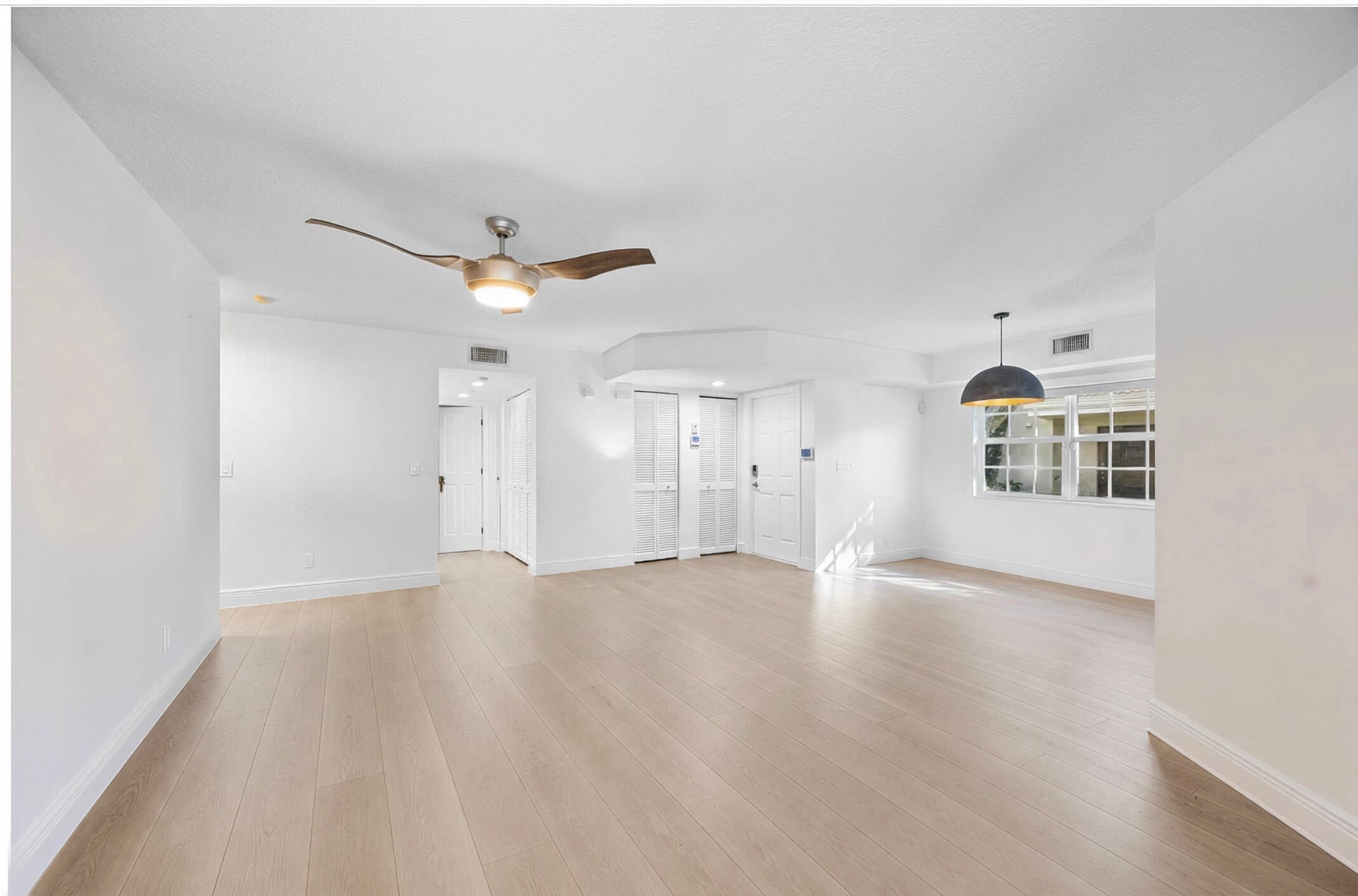  Unit 1801 photo 13