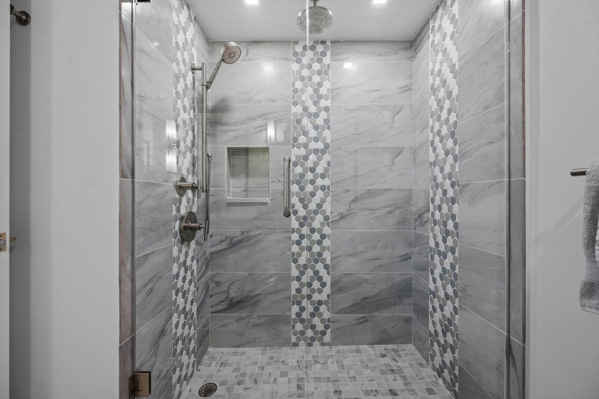 Unit 3030 photo 13