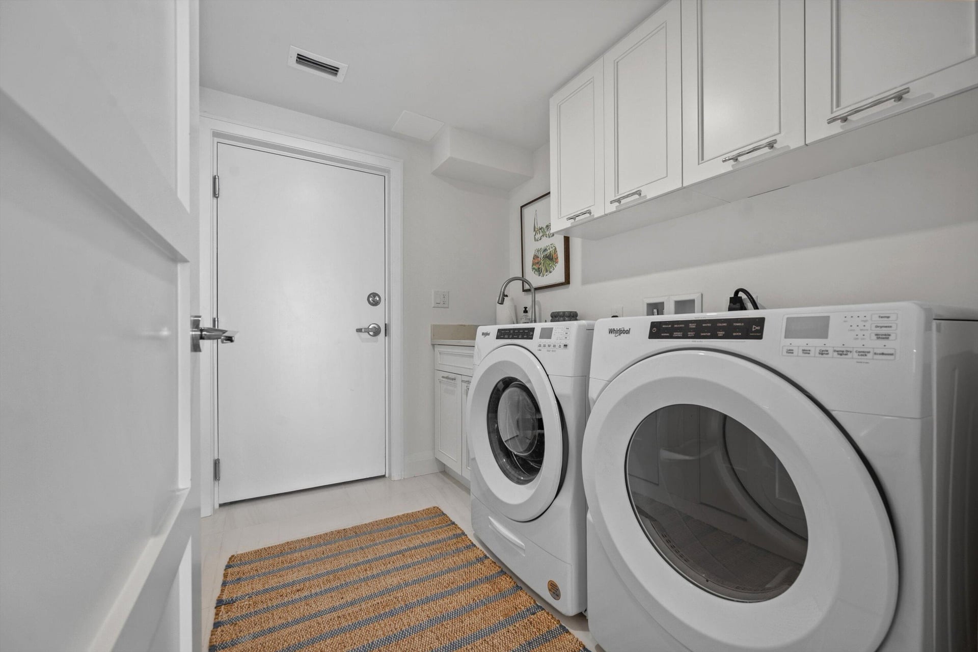 Unit 3030 photo 25