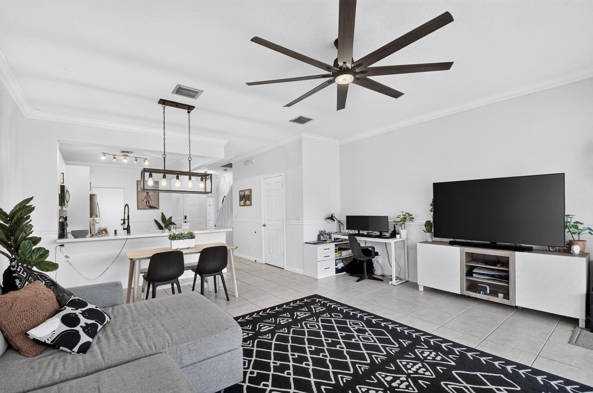 Residence photo 19