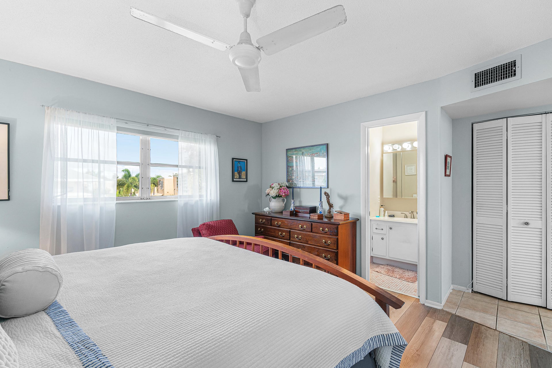  Unit 205 photo 22