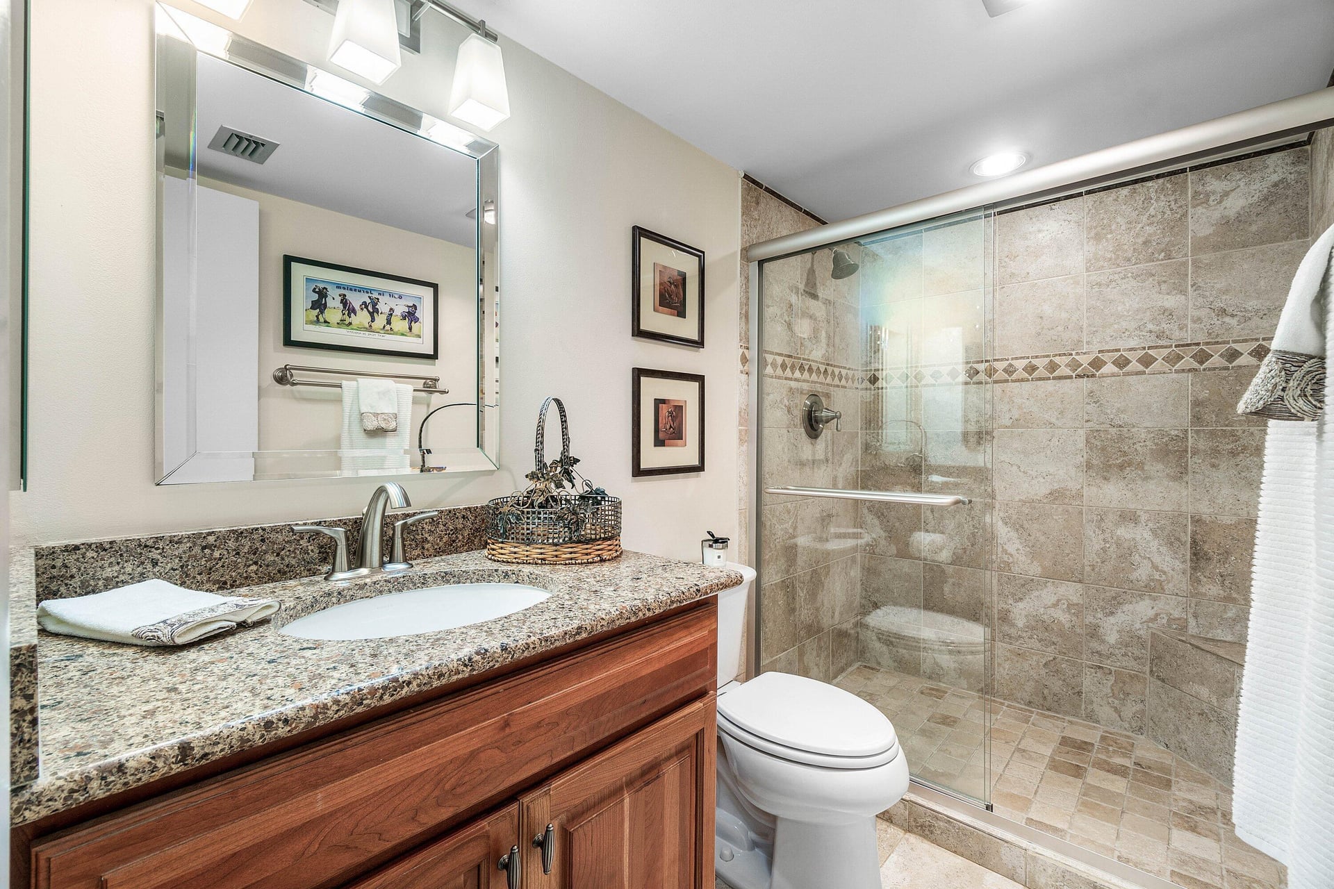 Unit 1014 photo 19