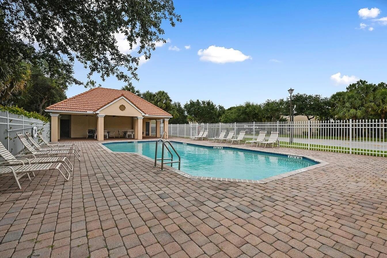  Residence photo 28